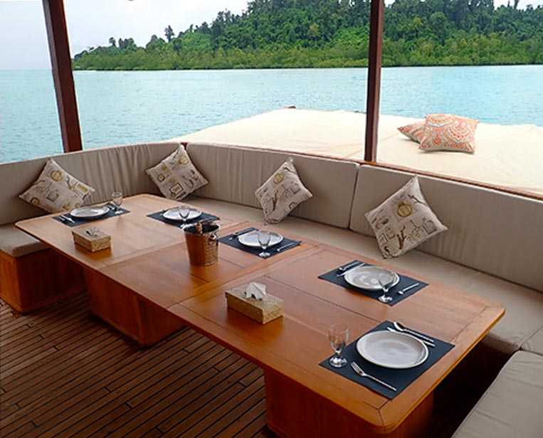 Comfortable-Outside-Lounge-With-View