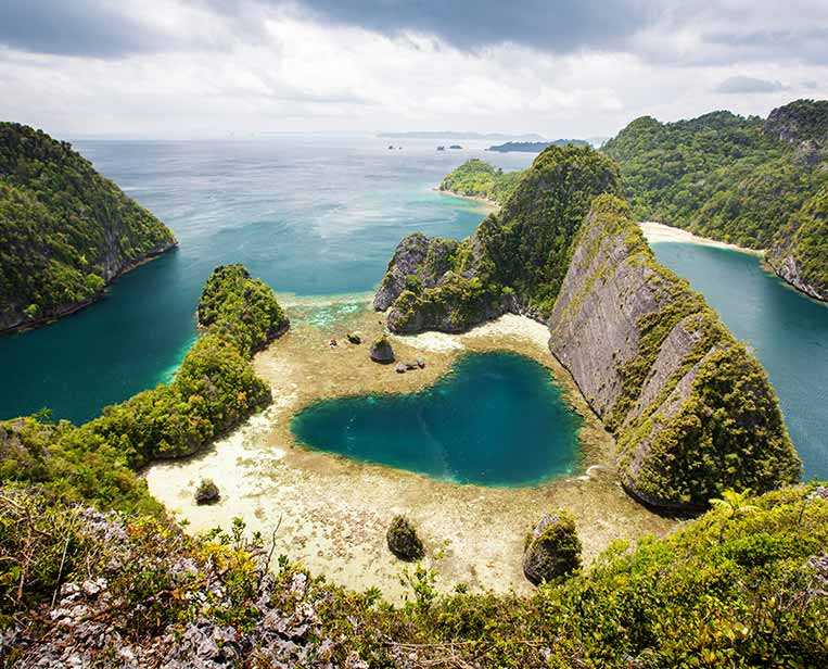 Dafalen-Peak-The-Heart-of-Indonesia
