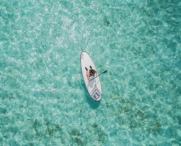 Stand-Up-Paddle-in-Crystal-Clear-Water