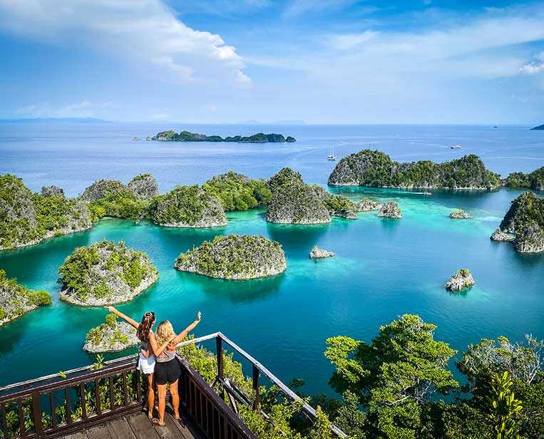 Welcome-to-Pianemo-Raja-Ampat