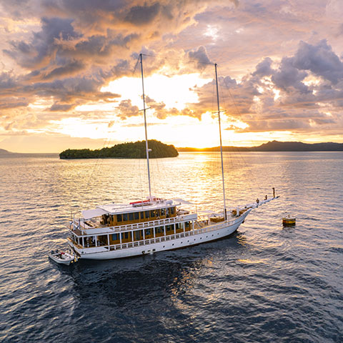 5 Cabins Premium Phinisi