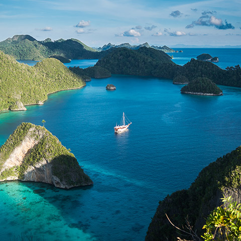 Best Season to Snorkeling Raja Ampat