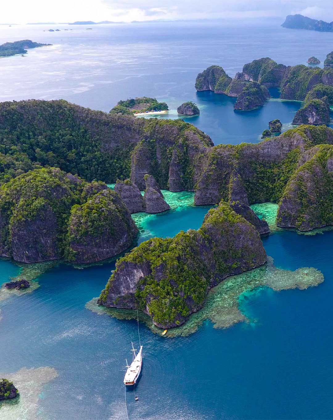Diving Cruise Raja Ampat 12 Nights