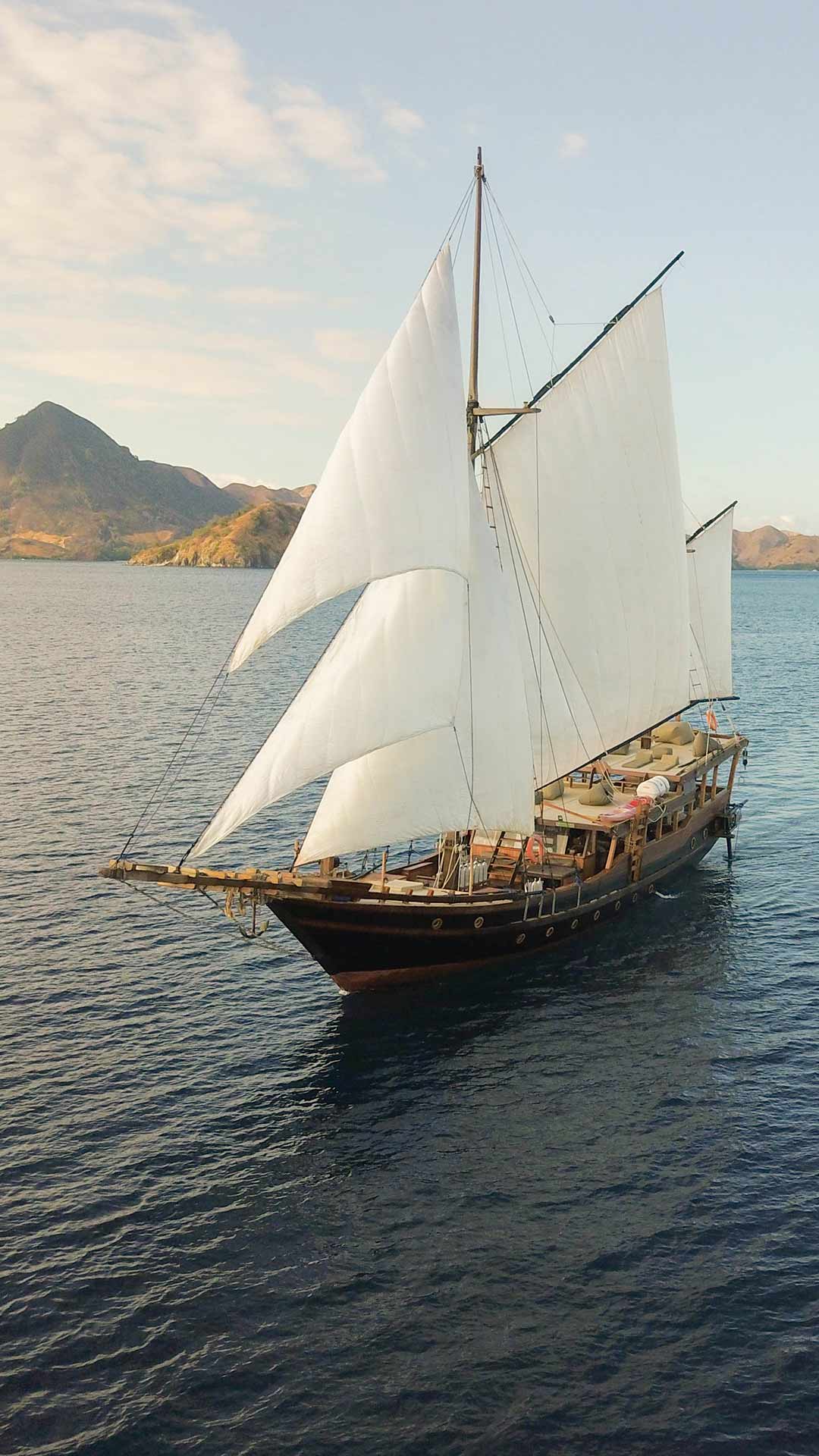 Komodo Snorkeling Cruise