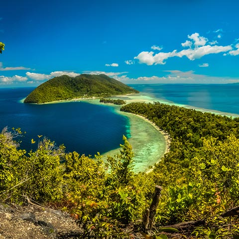 Raja Ampat Snorkeling Cruise Best season