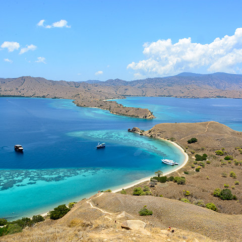 Trekking in Gili Lawa Darat